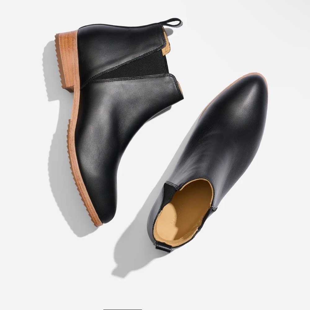 NIB NISOLO Eva Everyday Chelsea Boot women’s size 9